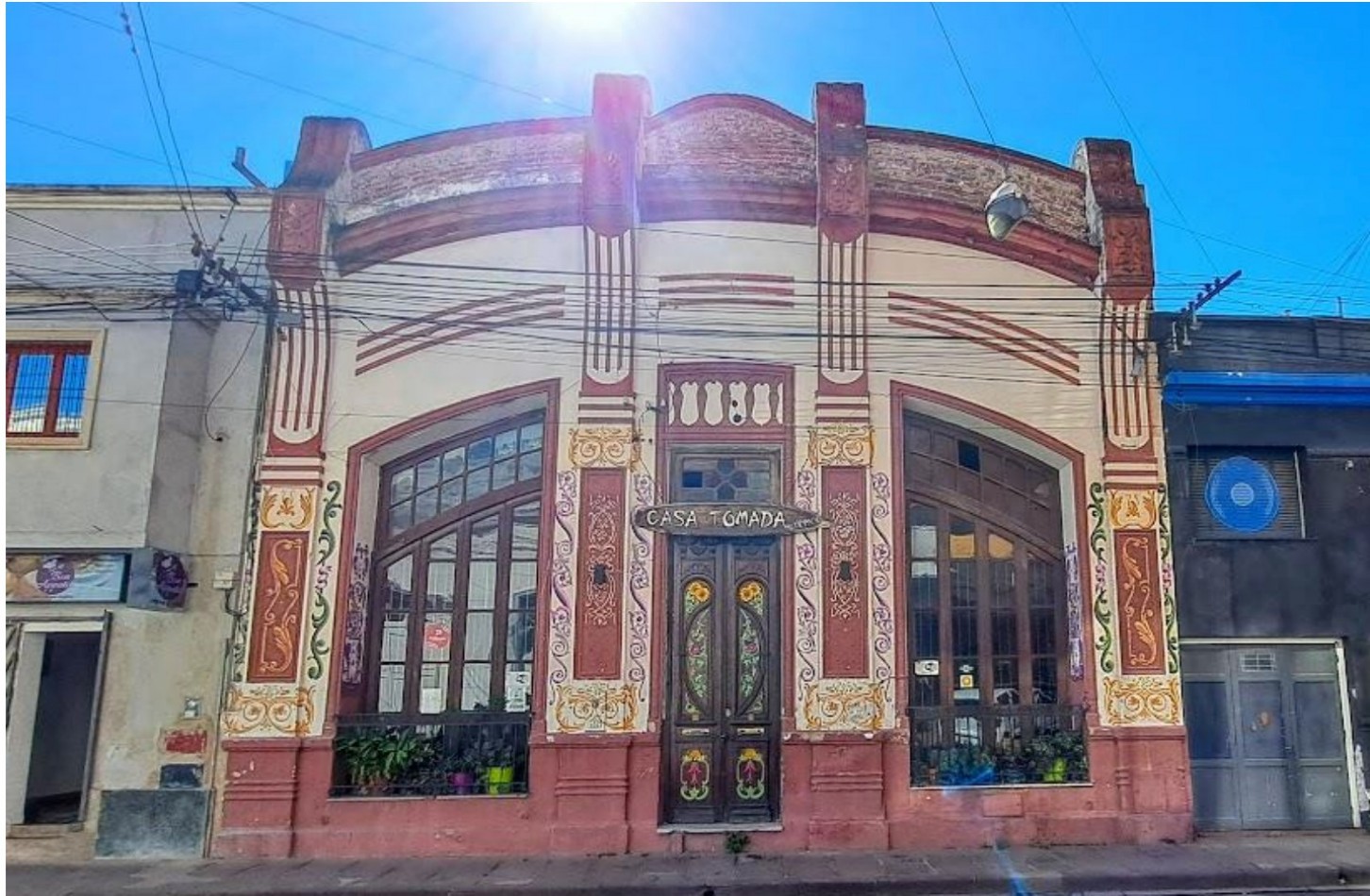ALQUILO y/o VENDO CASA ANTIGUA EN EL CENTRO.