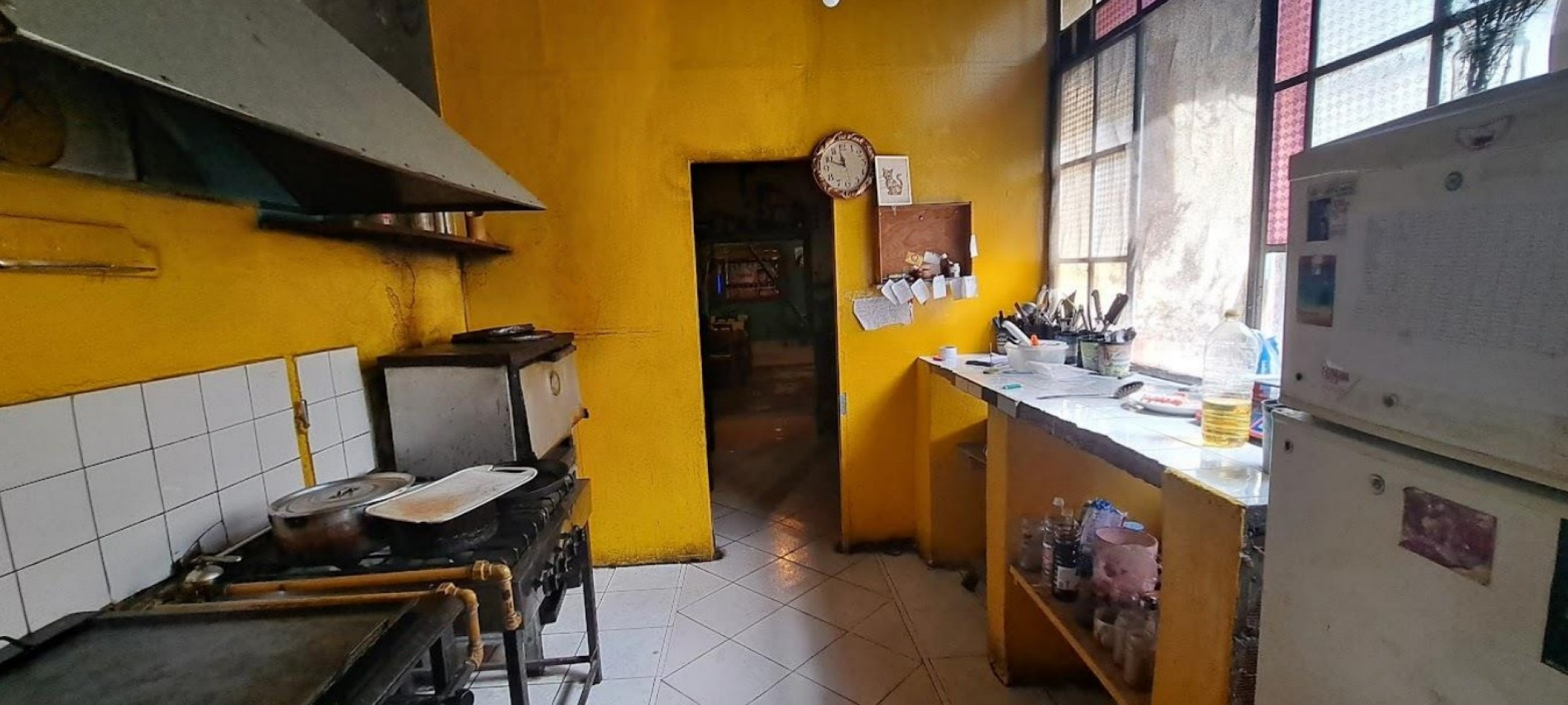 ALQUILO y/o VENDO CASA ANTIGUA EN EL CENTRO.