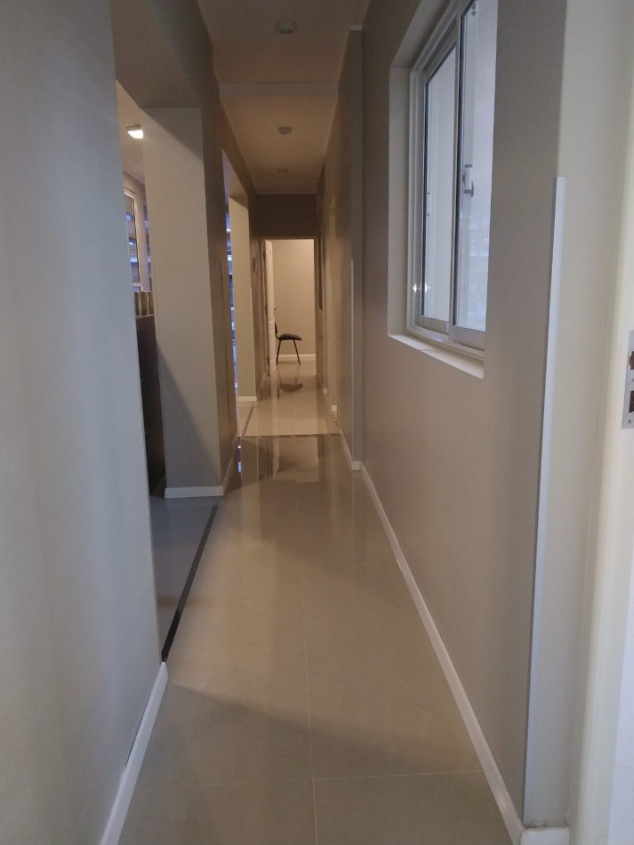 ALQUILO AMPLIO COMPLEJO DE OFICINAS EN EL CENTRO 