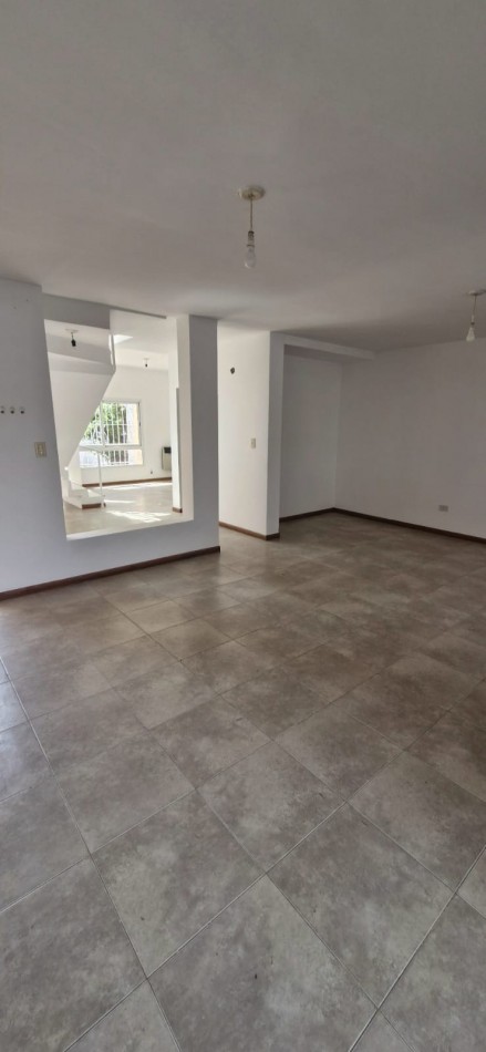 VENDO DUPLEX EN B° BAJO LA VIÑA