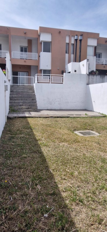 VENDO DUPLEX EN B° BAJO LA VIÑA