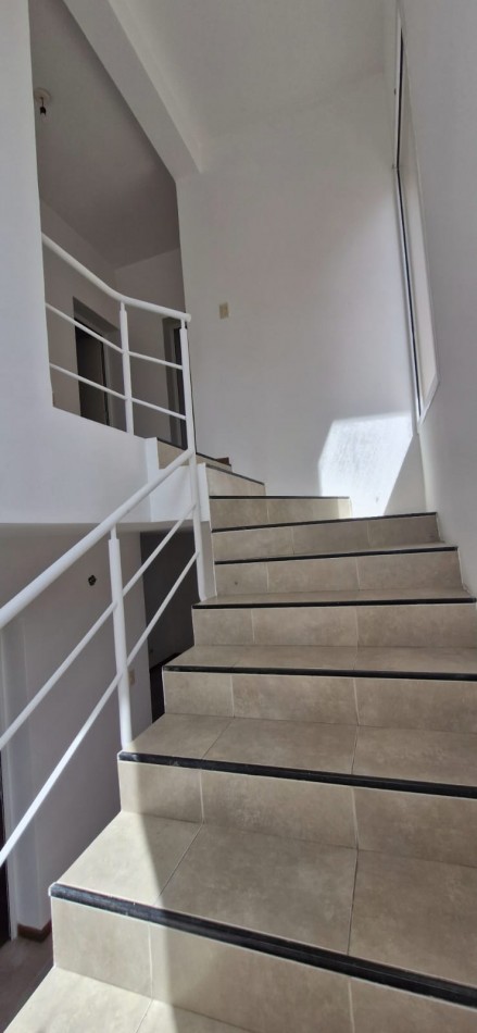 VENDO DUPLEX EN B° BAJO LA VIÑA