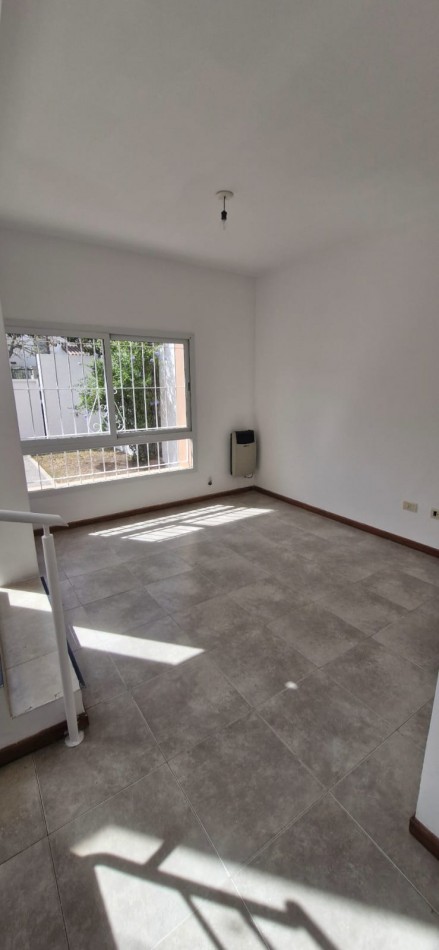 VENDO DUPLEX EN B° BAJO LA VIÑA