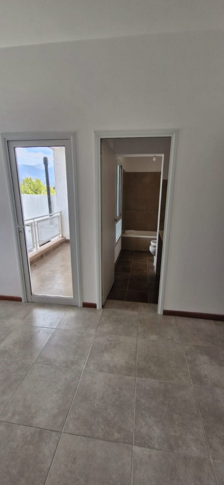 VENDO DUPLEX EN B° BAJO LA VIÑA