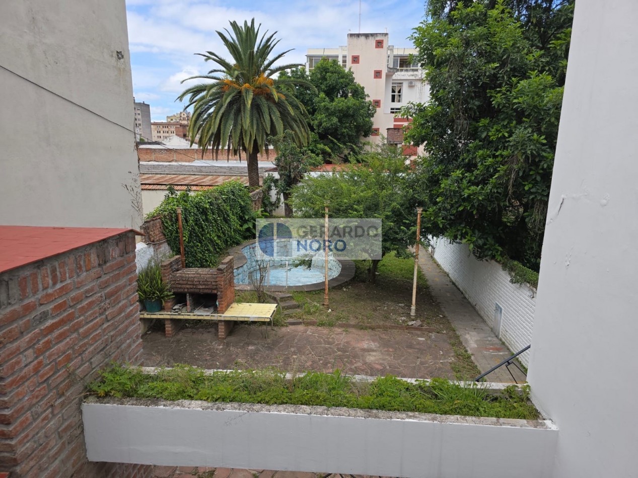 ALQUILO y/o VENDO CASA GRANDE EN EL CENTRO