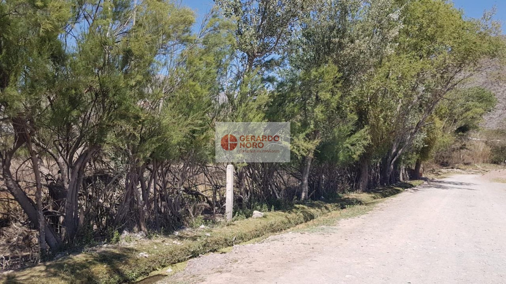 TERRENOS EN VENTA EN TUMBAYA FRENTE A LA ESTACION DEL FERROCARRIL SOBRE LA COLECTORA