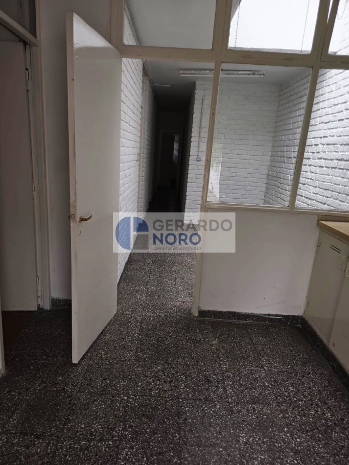 ALQUILO y/o VENDO CASA GRANDE EN EL CENTRO