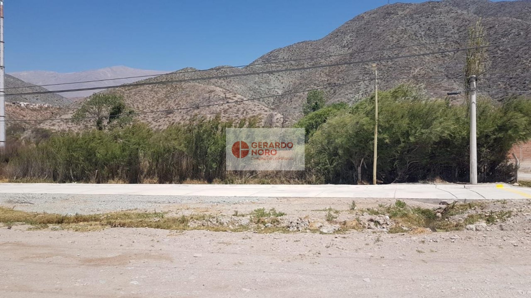 TERRENOS EN VENTA EN TUMBAYA FRENTE A LA ESTACION DEL FERROCARRIL SOBRE LA COLECTORA