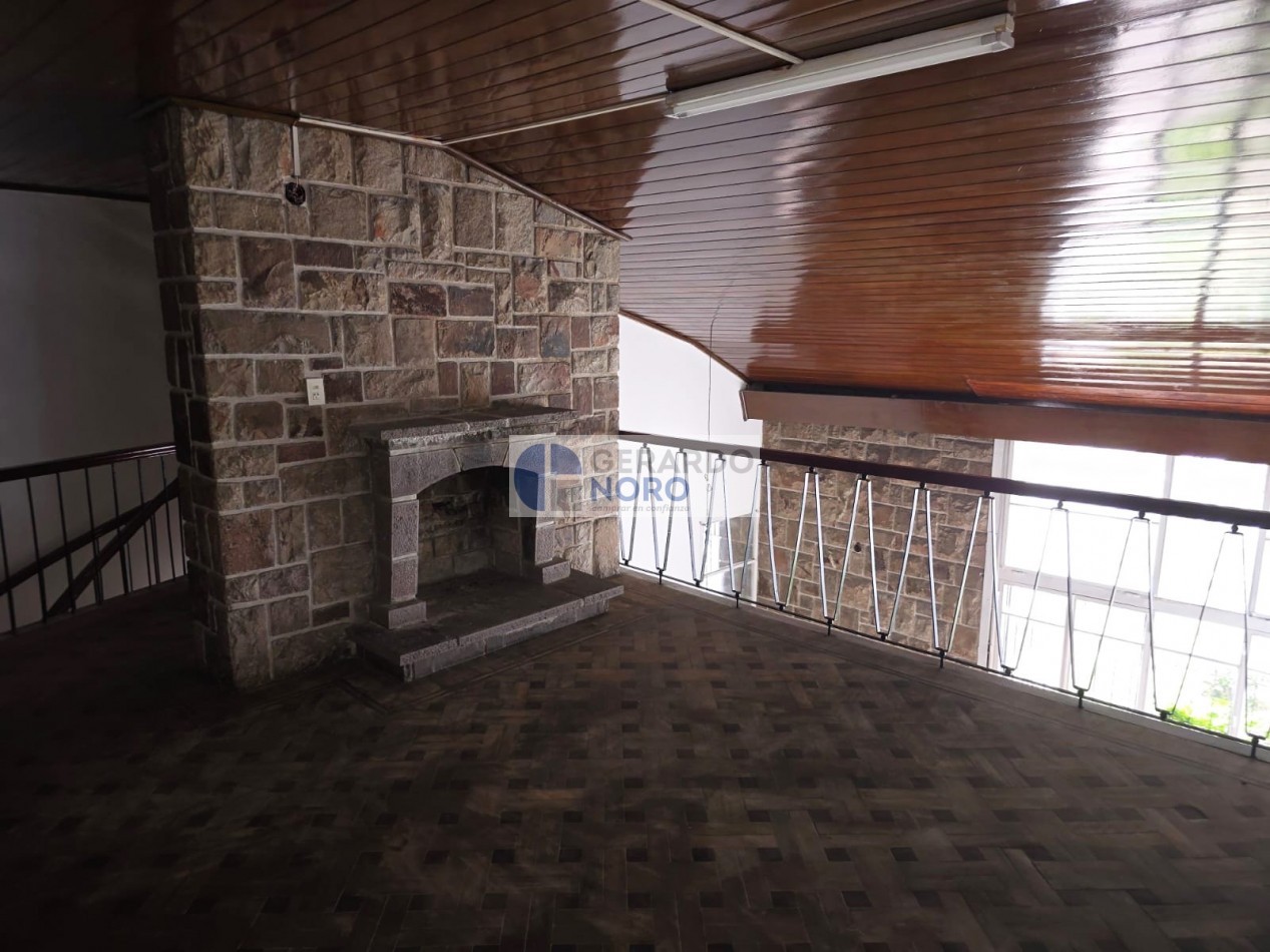 ALQUILO y/o VENDO CASA GRANDE EN EL CENTRO