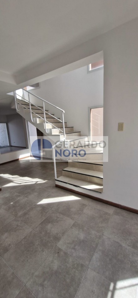 VENDO DUPLEX EN B° BAJO LA VIÑA