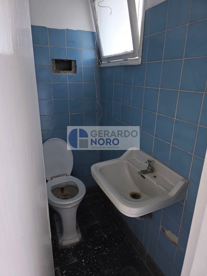 ALQUILO y/o VENDO CASA GRANDE EN EL CENTRO