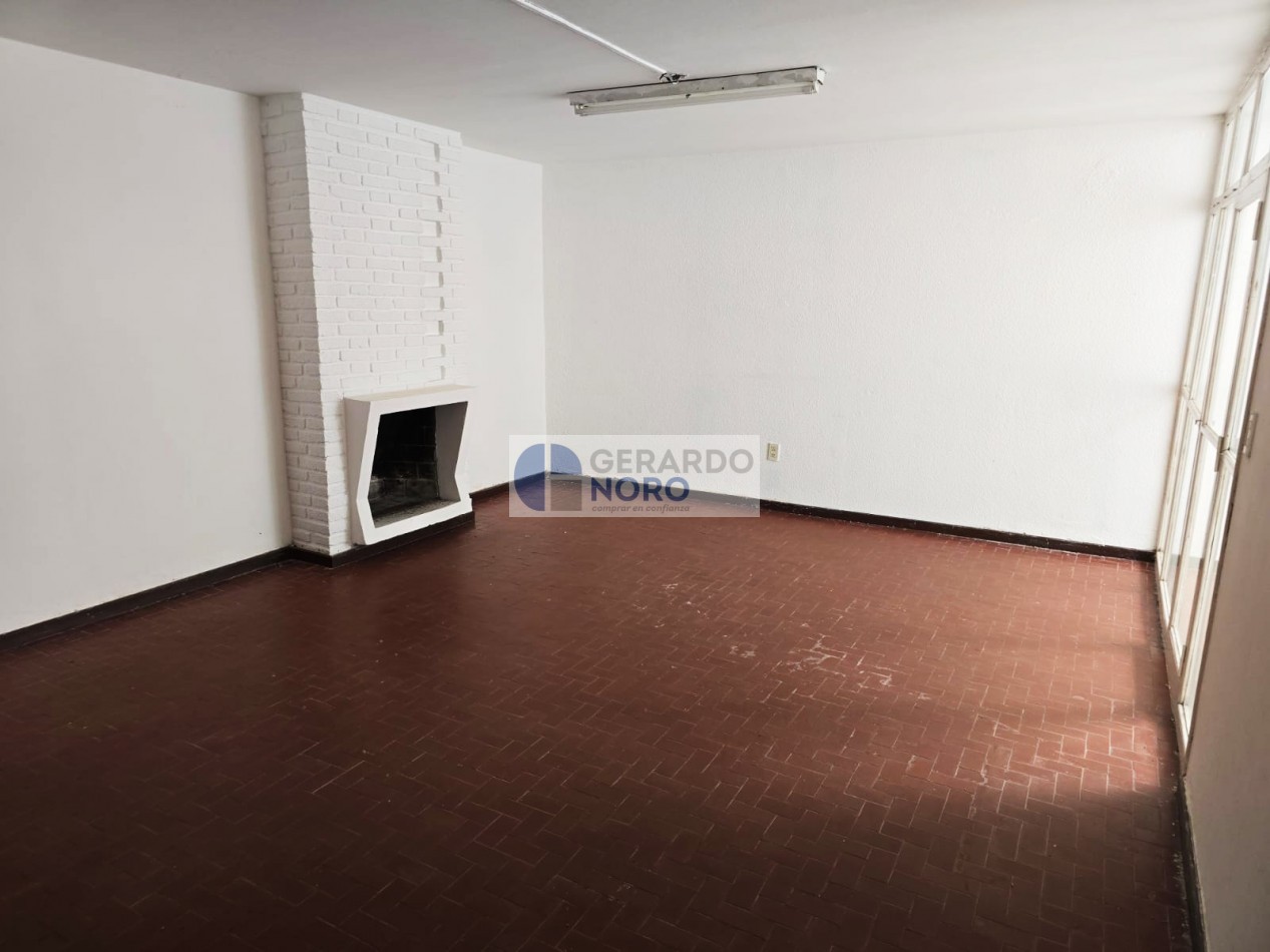 ALQUILO y/o VENDO CASA GRANDE EN EL CENTRO