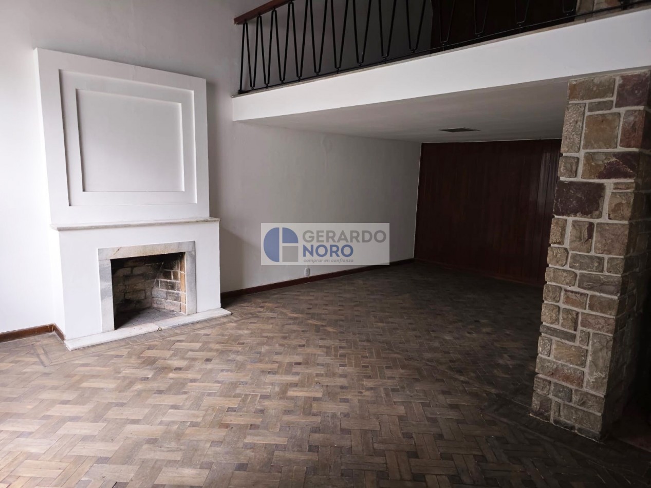 ALQUILO y/o VENDO CASA GRANDE EN EL CENTRO