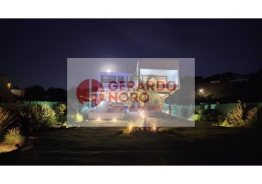 CASA EN VENTA EN CLUB DE CAMPO LOS CLAROS