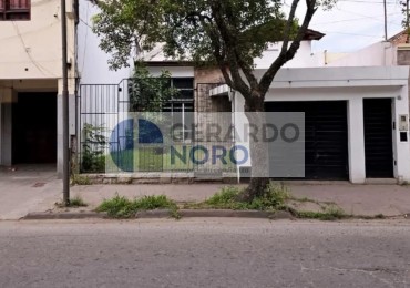 ALQUILO y/o VENDO CASA GRANDE EN EL CENTRO